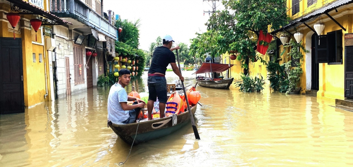 Heavy downpour turns UNESCO-recognised Hoi An streets into rivers